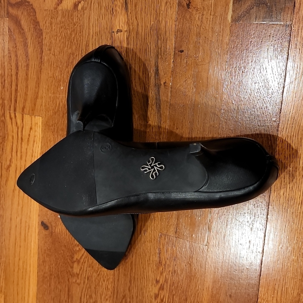 Vera Wang leather black pointed toe heel - Picture 3 of 7